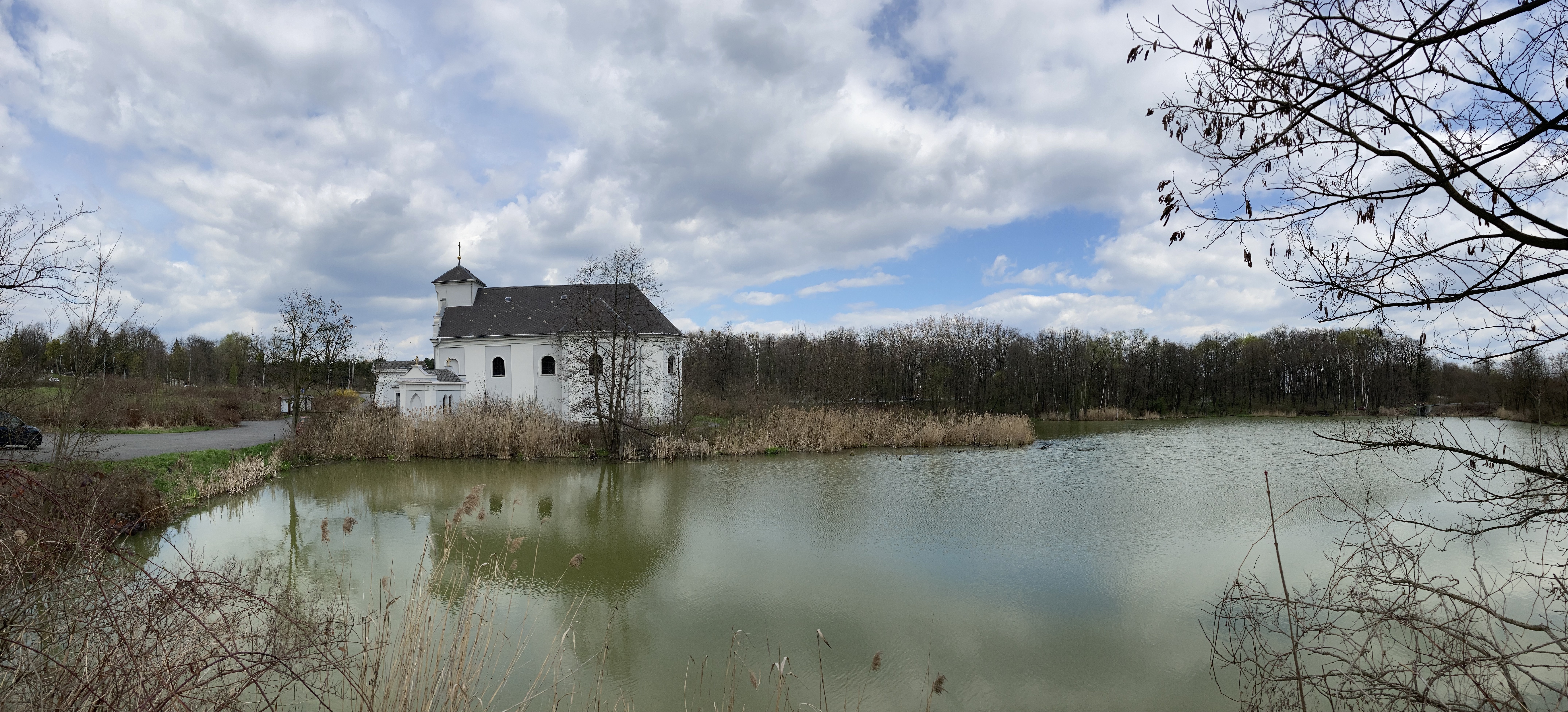 Čaruj! A vrať Marka do sedla, ze kterého ho srazil sarkom