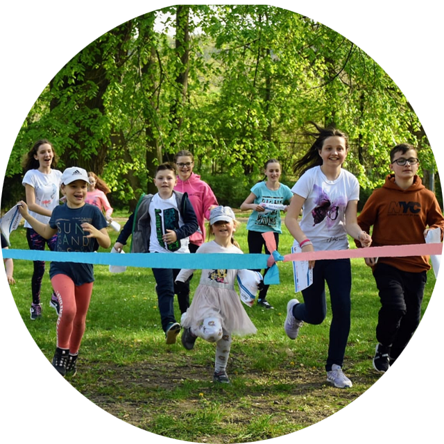 Tým NADOTEK běží pro pacienty s nemocí motýlích křídel