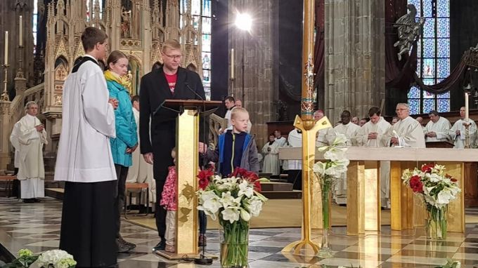 Proglas pomáhá lidem v izolaci