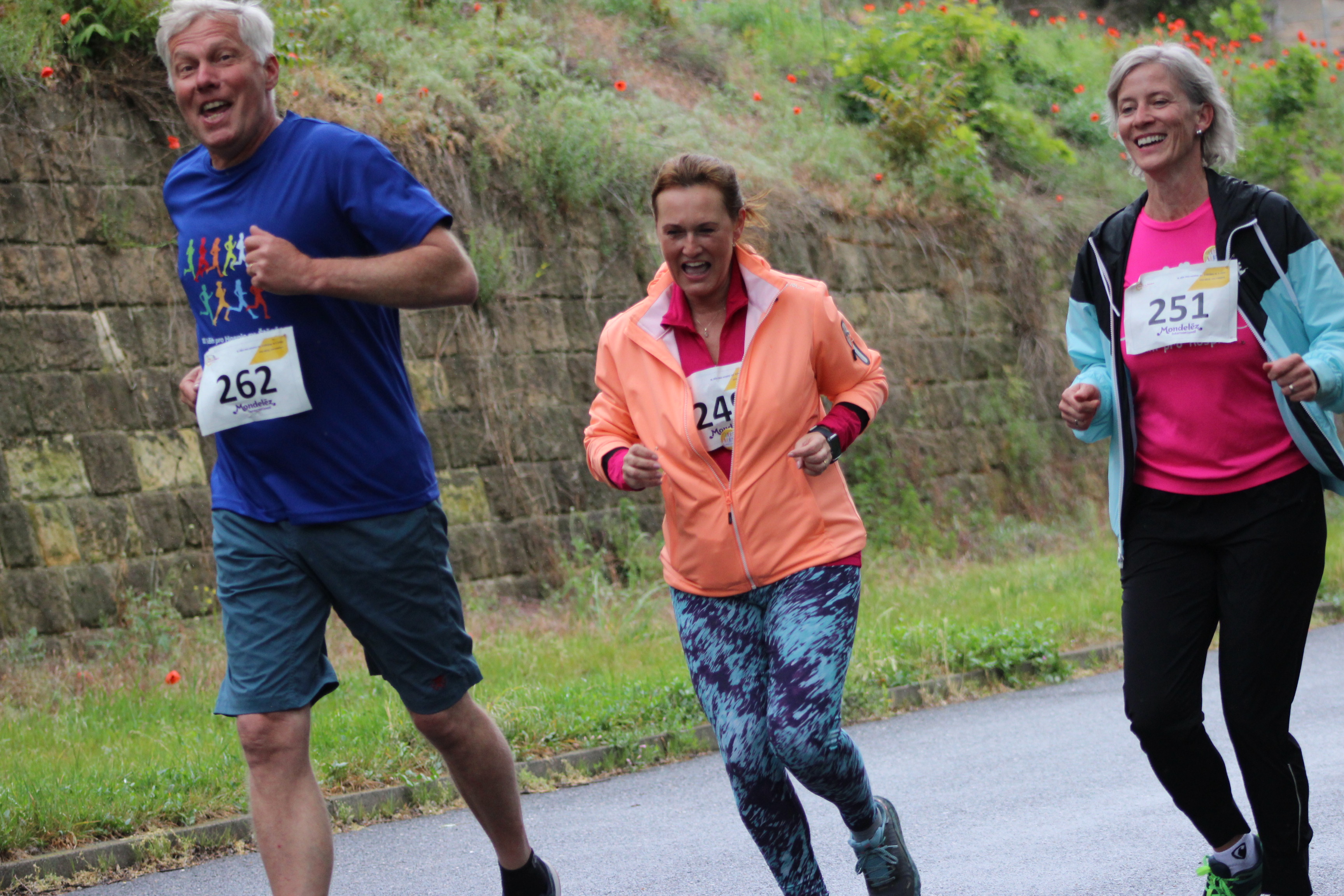 Běžíme pro hospic-Přidej se i ty a dej cihlu k cihle.