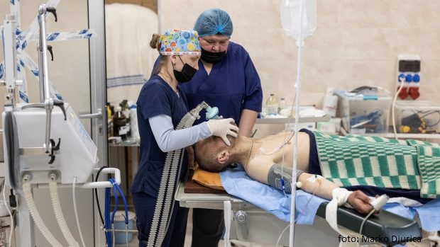 HUDBOU PROTI OKUPACI - PÍSEK