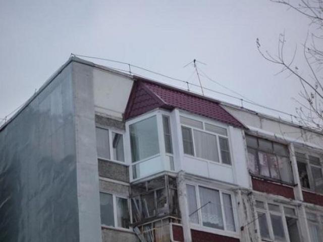 Крыша на балконе панельного дома, советы по монтажу, выбор т.