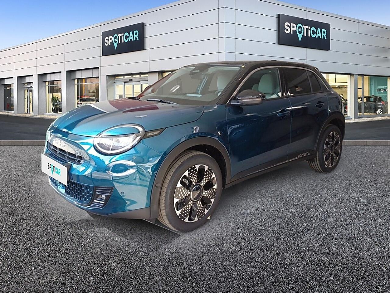 FIAT FIAT 600 Gebrauchtwagen Blu Navigli/Dach Ner Hybrid Elektro/Benzin