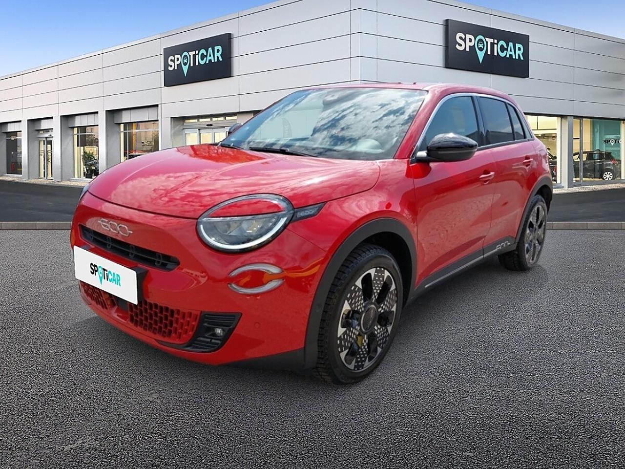FIAT FIAT 600 Gebrauchtwagen ROT Hybrid Elektro/Benzin