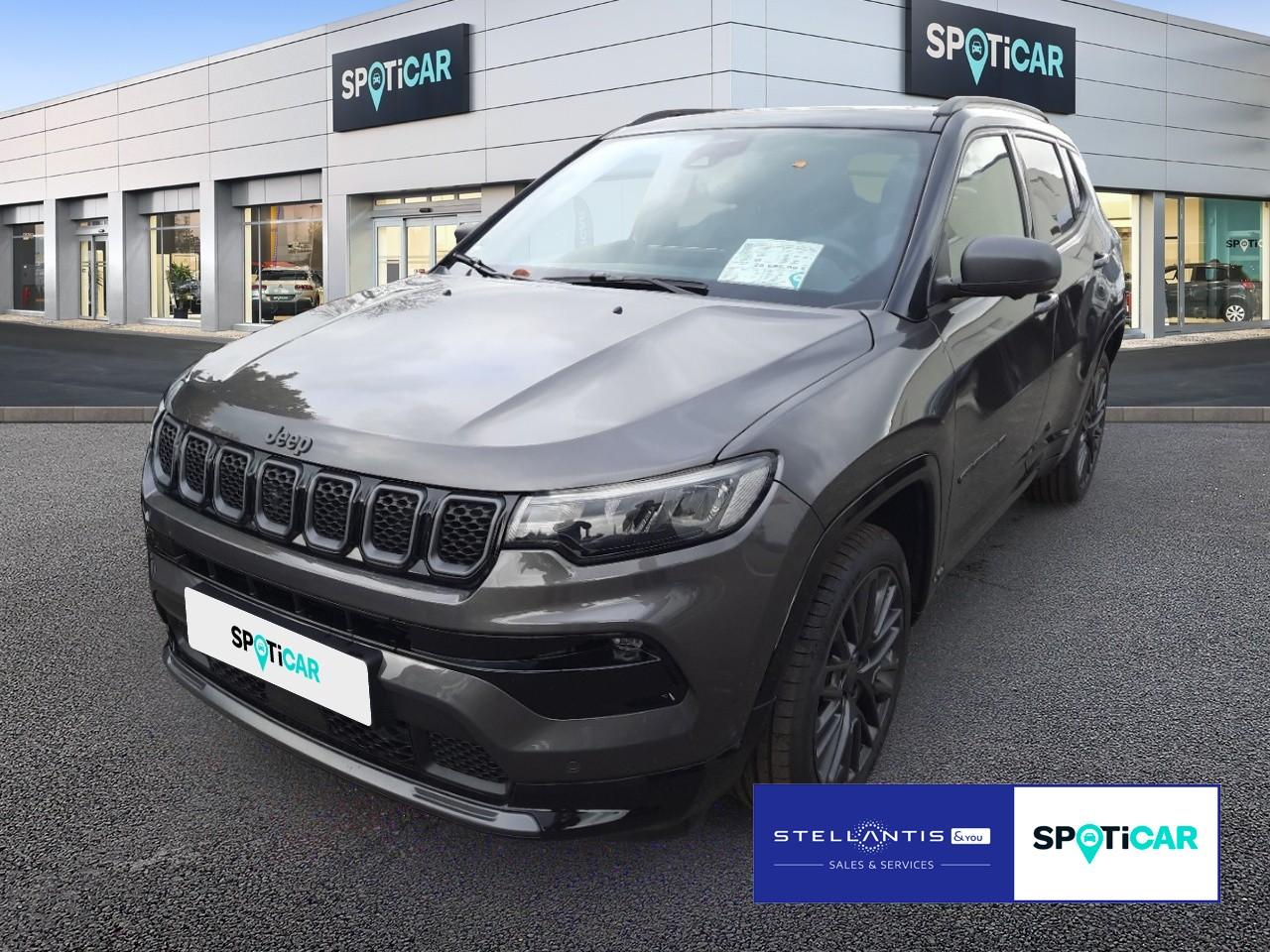 JEEP JEEP COMPASS Gebrauchtwagen Schwarz Superbenzin 2021