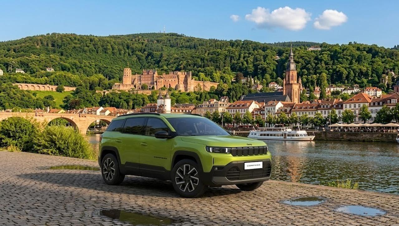 JEEP JEEP COMPASS Gebrauchtwagen grün Hybrid Benzin