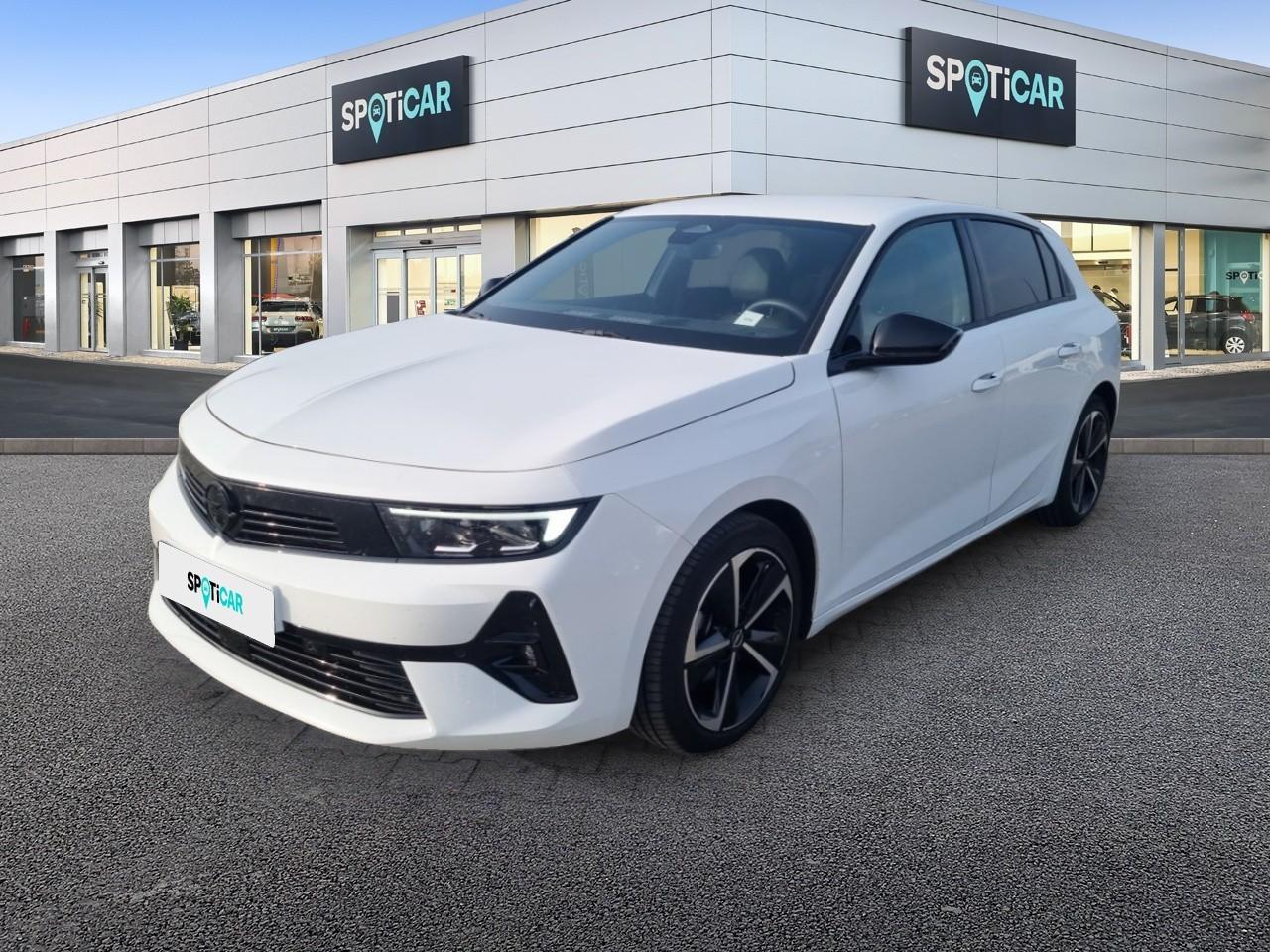 OPEL OPEL ASTRA Gebrauchtwagen weiß Benzin