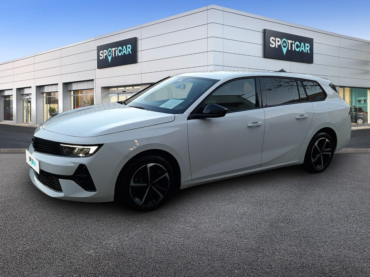 OPEL OPEL ASTRA Gebrauchtwagen weiß Benzin