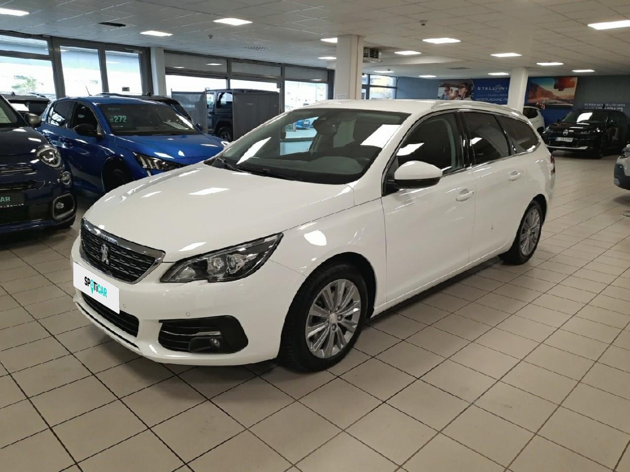 PEUGEOT PEUGEOT 308 Gebrauchtwagen Weiß Superbenzin 2021