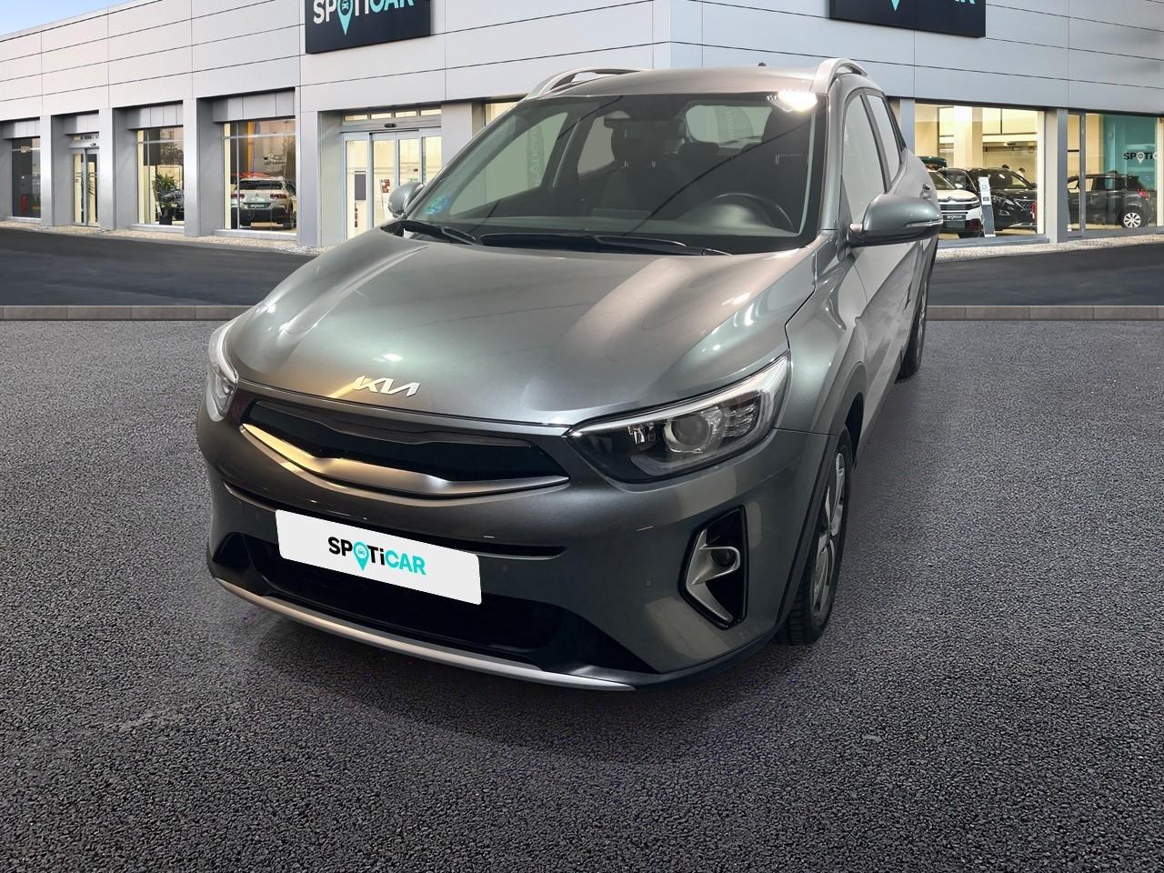 KIA KIA STONIC Ocasión Gris gasolina 2024