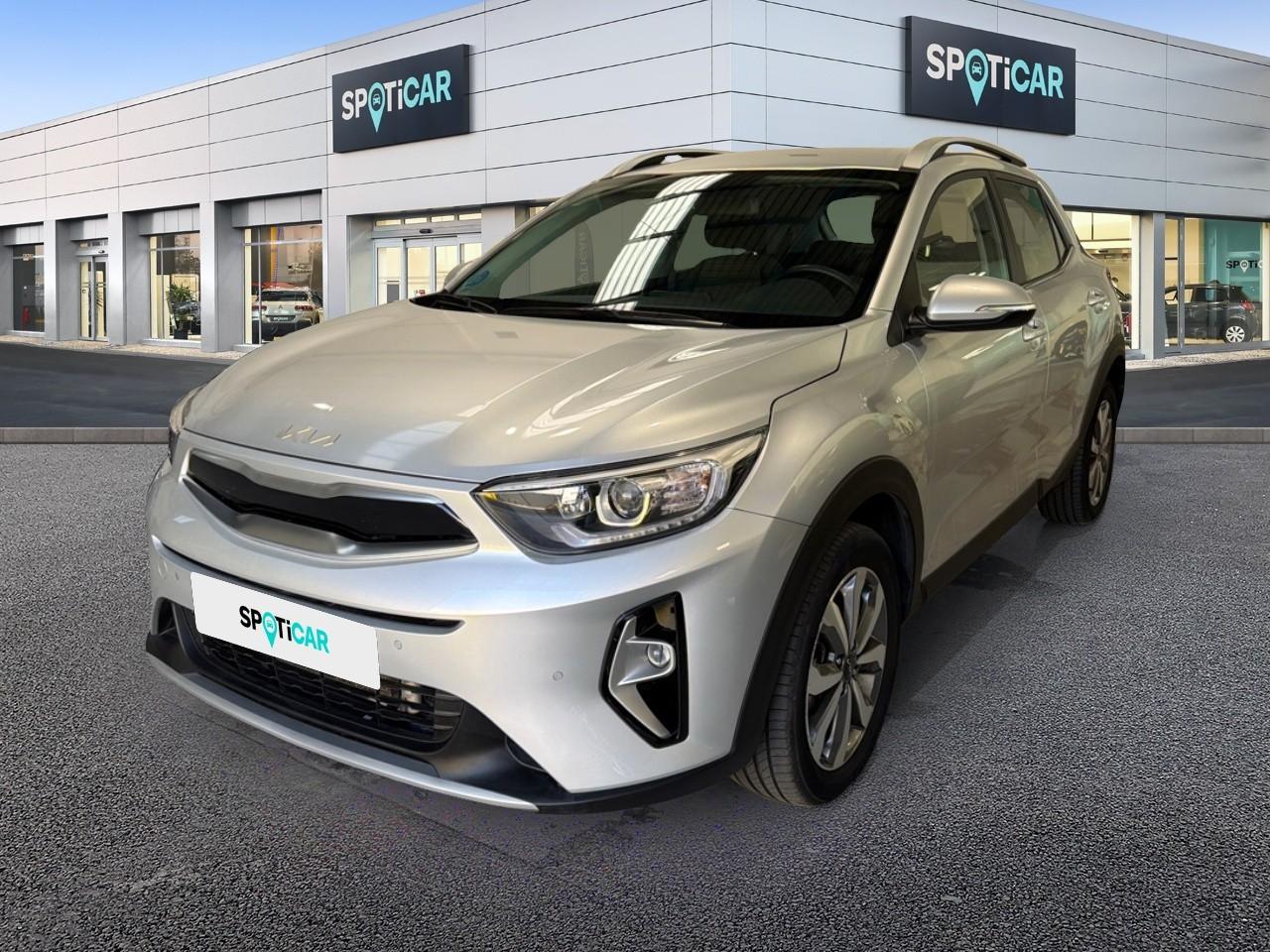 KIA KIA STONIC Ocasión Gris gasolina 2024