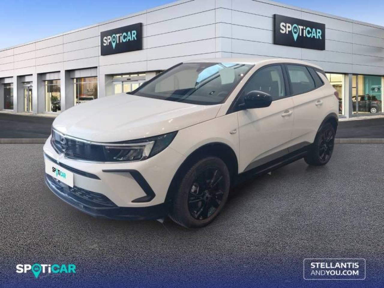 OPEL OPEL GRANDLAND Ocasión Arktis White eléctrico / gasolina 2024