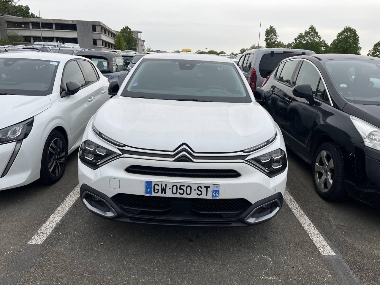 CITROEN CITROEN C4 Occasion Blanc Essence sans plomb 2024