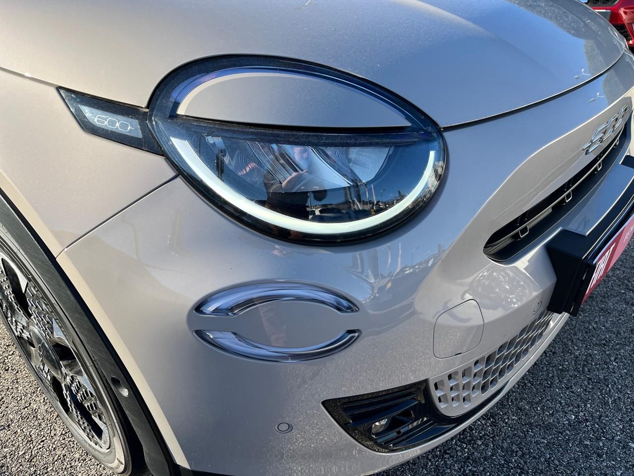 FIAT FIAT 600 Occasion Beige Courant électrique 2024