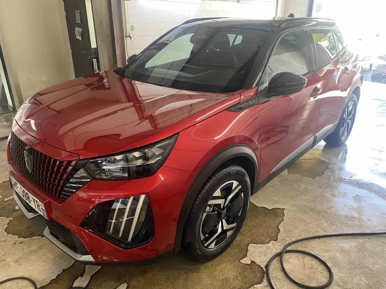 PEUGEOT PEUGEOT 2008 Occasion Rouge Essence sans plomb 2025