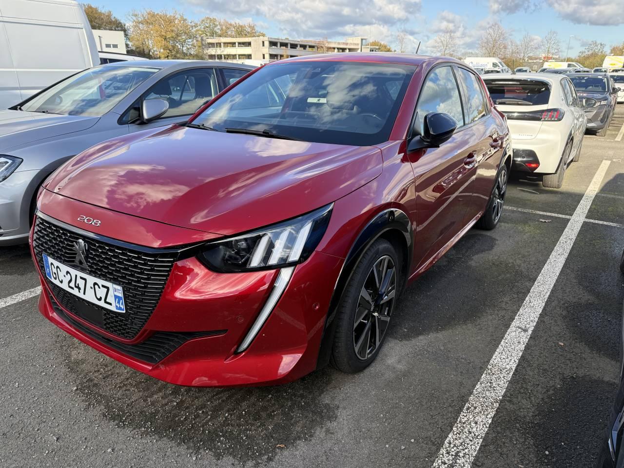 PEUGEOT PEUGEOT 208 Occasion Rouge Essence sans plomb 2021