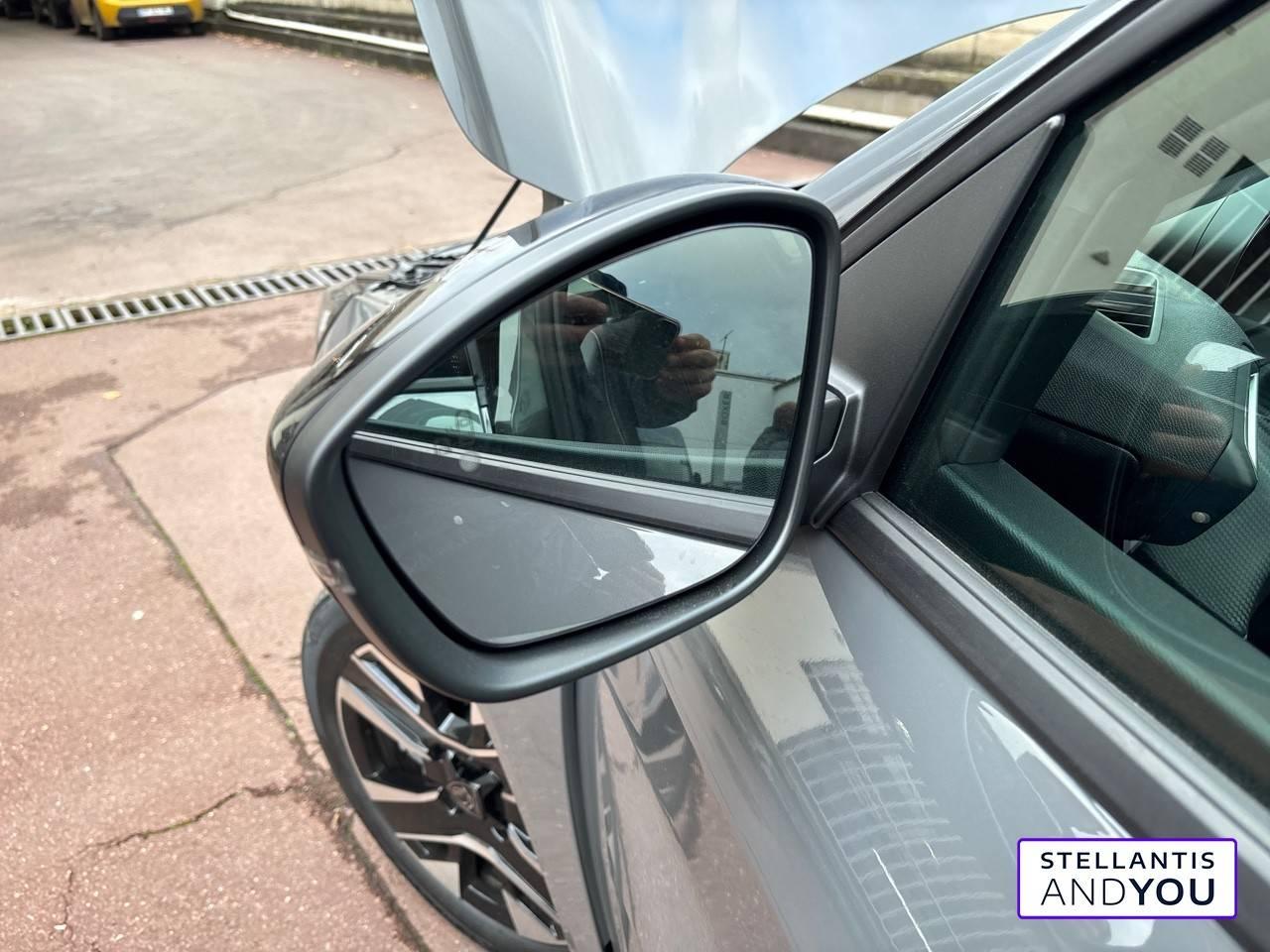 PEUGEOT PEUGEOT 208 Occasion Gris Essence sans plomb 2025