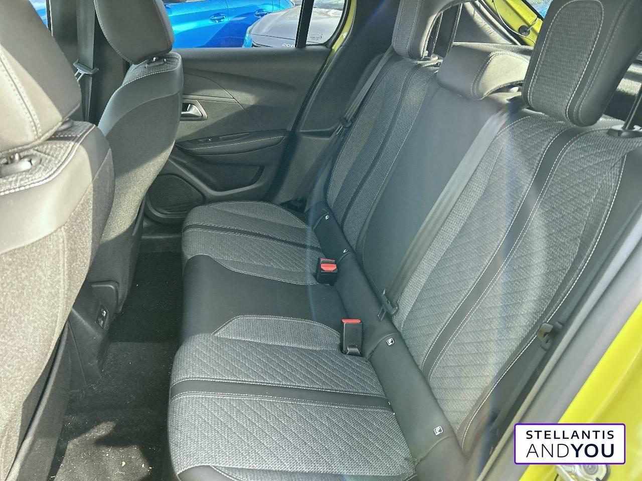 PEUGEOT PEUGEOT 208 Occasion Jaune Essence sans plomb 2025