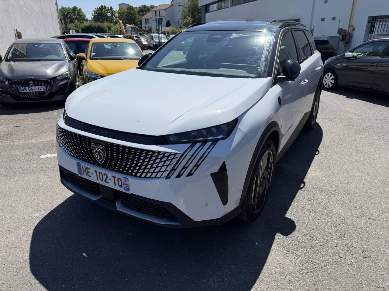 PEUGEOT PEUGEOT 5008 Occasion Blanc Essence / Courant électrique 2025