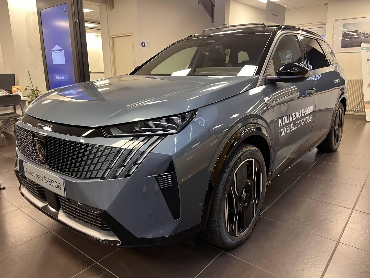 PEUGEOT PEUGEOT 5008 Occasion Bleu Courant électrique 2024