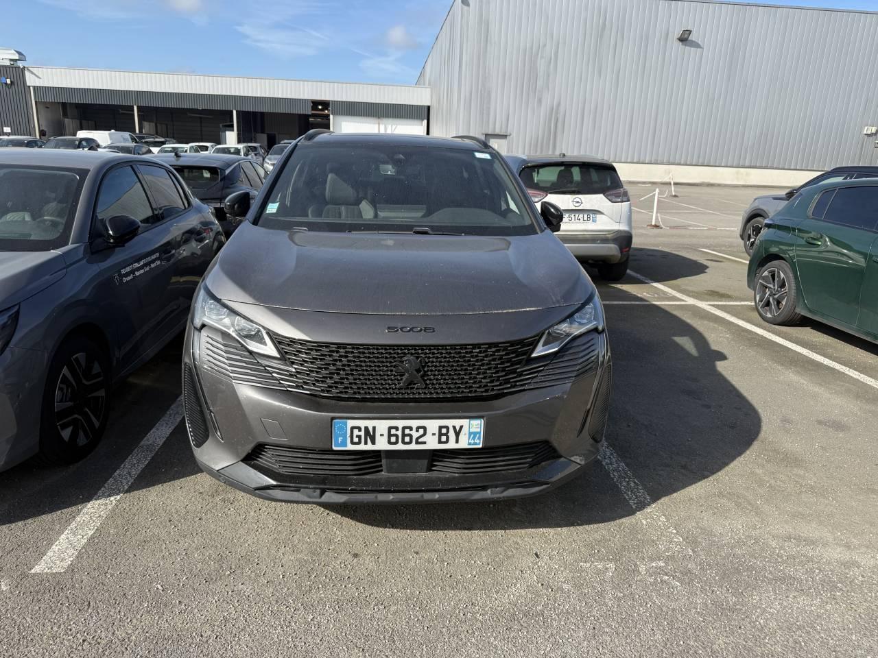 PEUGEOT PEUGEOT 5008 Occasion Gris Essence sans plomb 2023