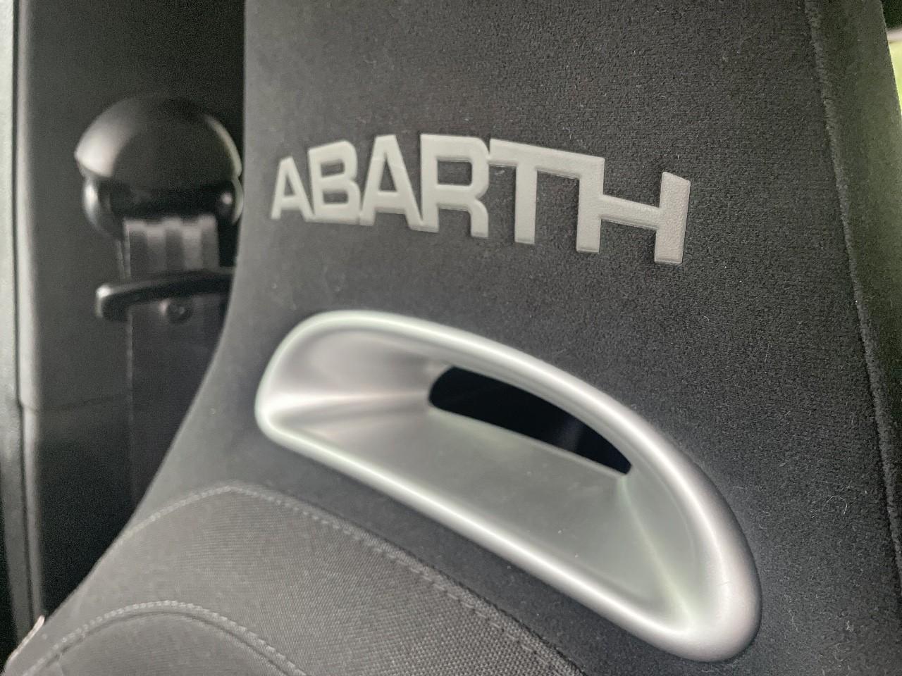 Abarth Abarth 500 usata, con attivazione vocale include sistema audio e include comandi telefono