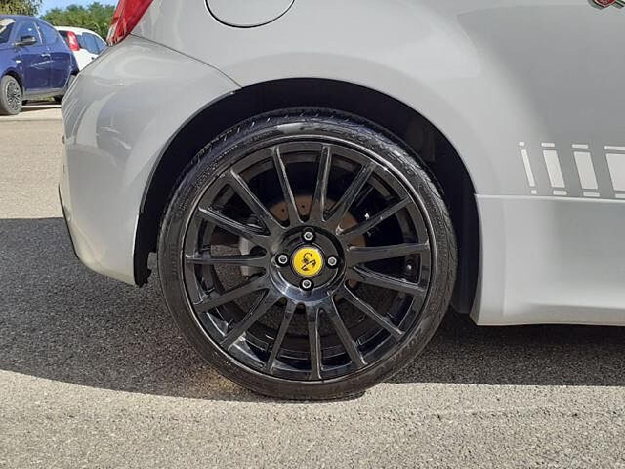 Abarth Abarth 695 usata, con fari fendinebbia