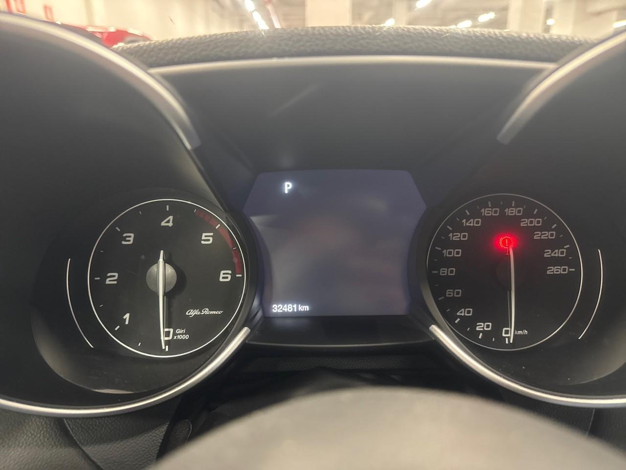 Alfa Romeo Alfa Romeo Giulia usata, con 8 altoparlanti