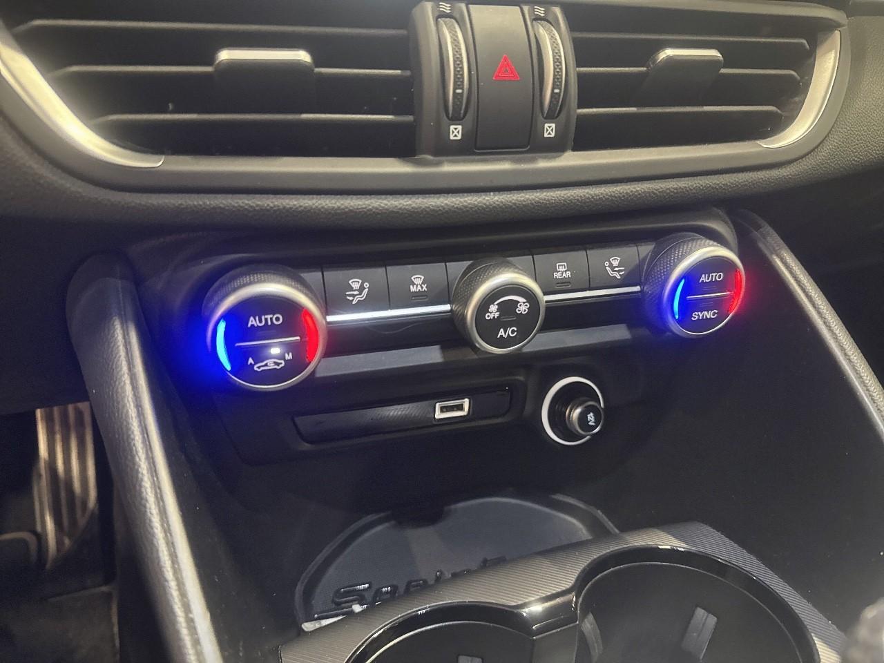 Alfa Romeo Alfa Romeo Giulia usata, con airbag anteriore conducente intelligente, airbag anteriore passeggero intelligente con interrutore di disattivazione