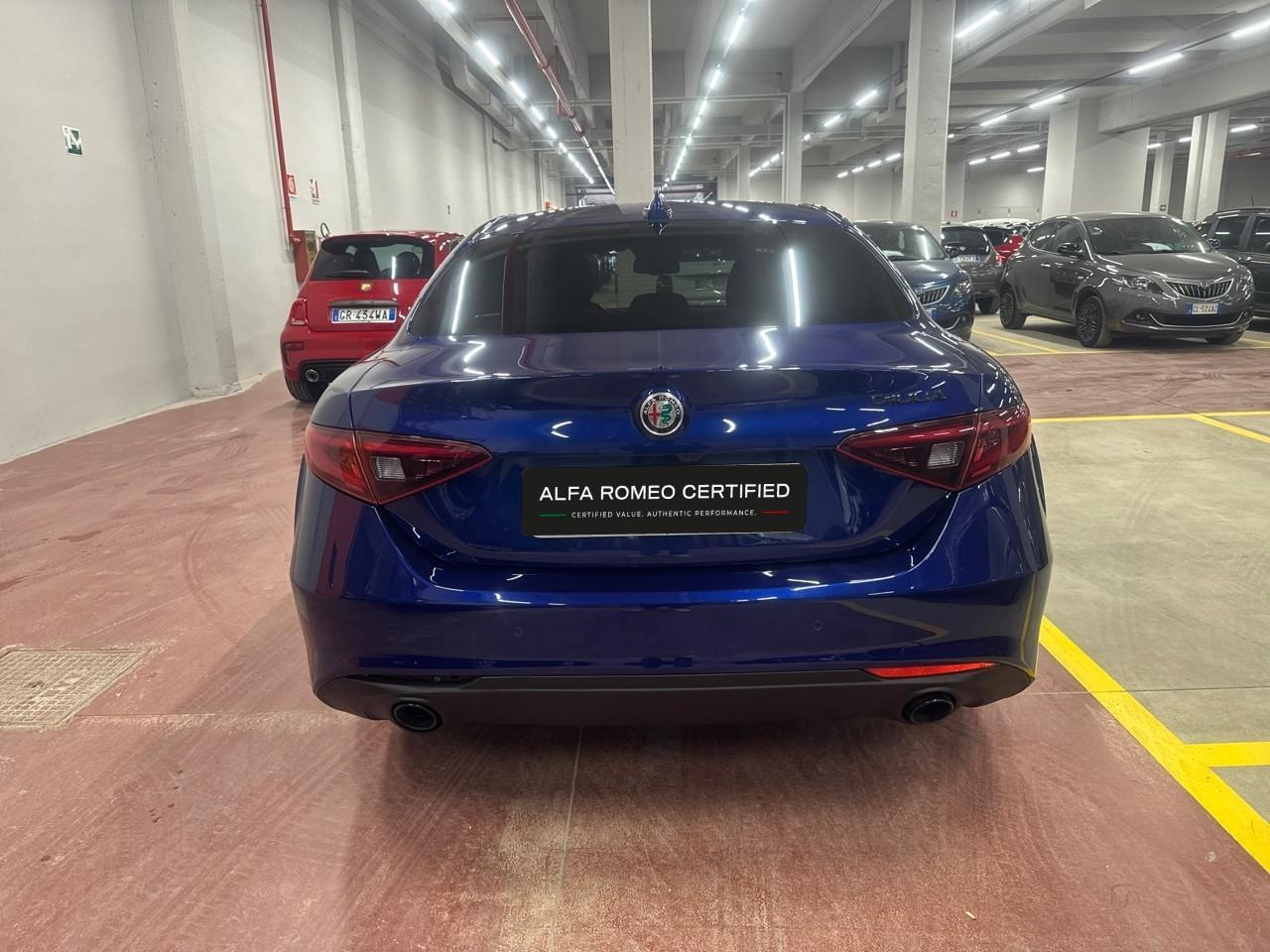 Alfa Romeo Alfa Romeo Giulia usata, con bracciolo anteriore