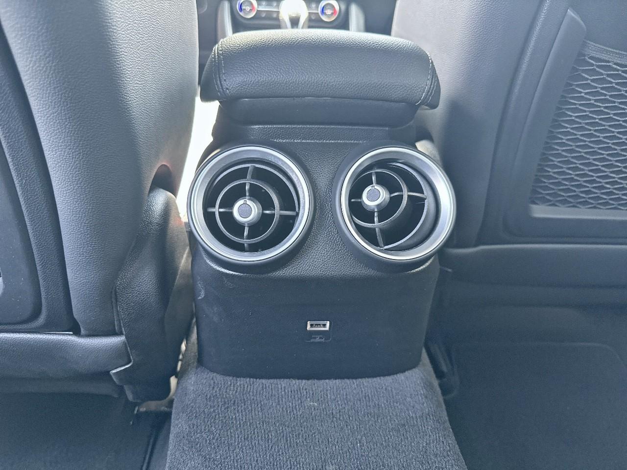 Alfa Romeo Alfa Romeo Giulia usata, con assistenza al parcheggio posteriore e con monitor