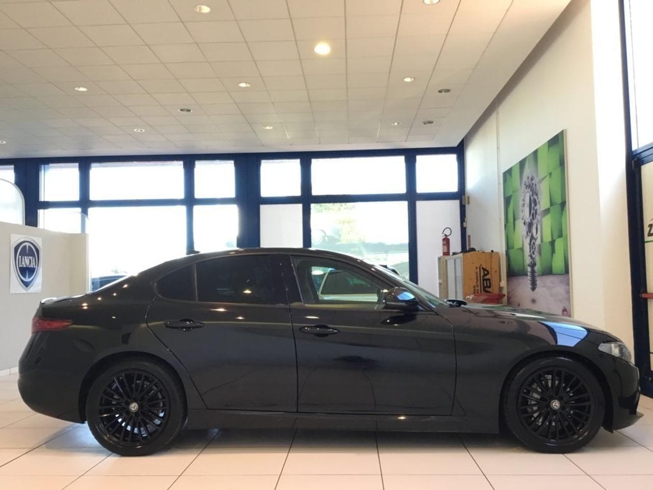 Alfa Romeo Alfa Romeo Giulia usata, con volante multifunzione