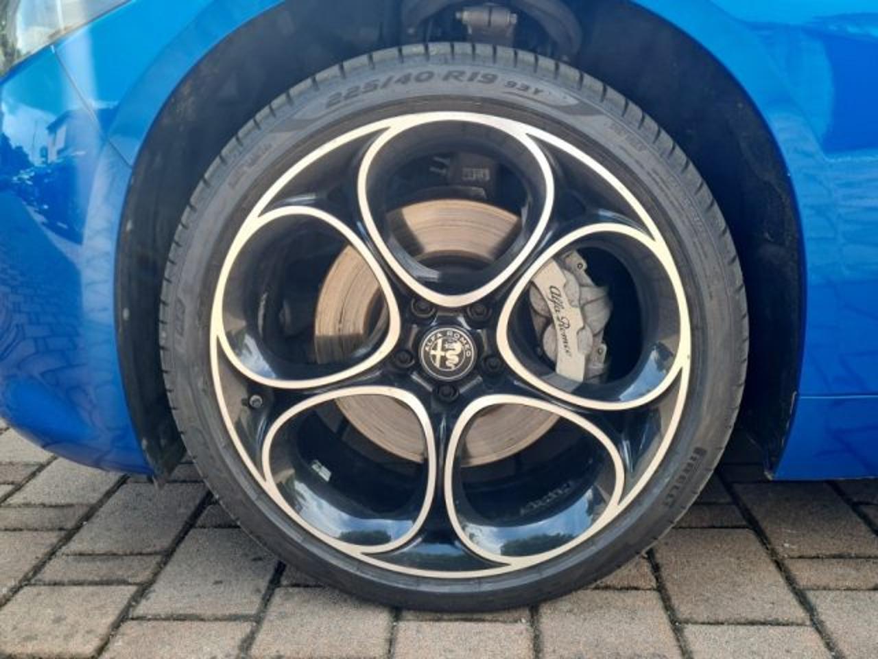 Alfa Romeo Alfa Romeo Giulia usata, con cerchi in lega