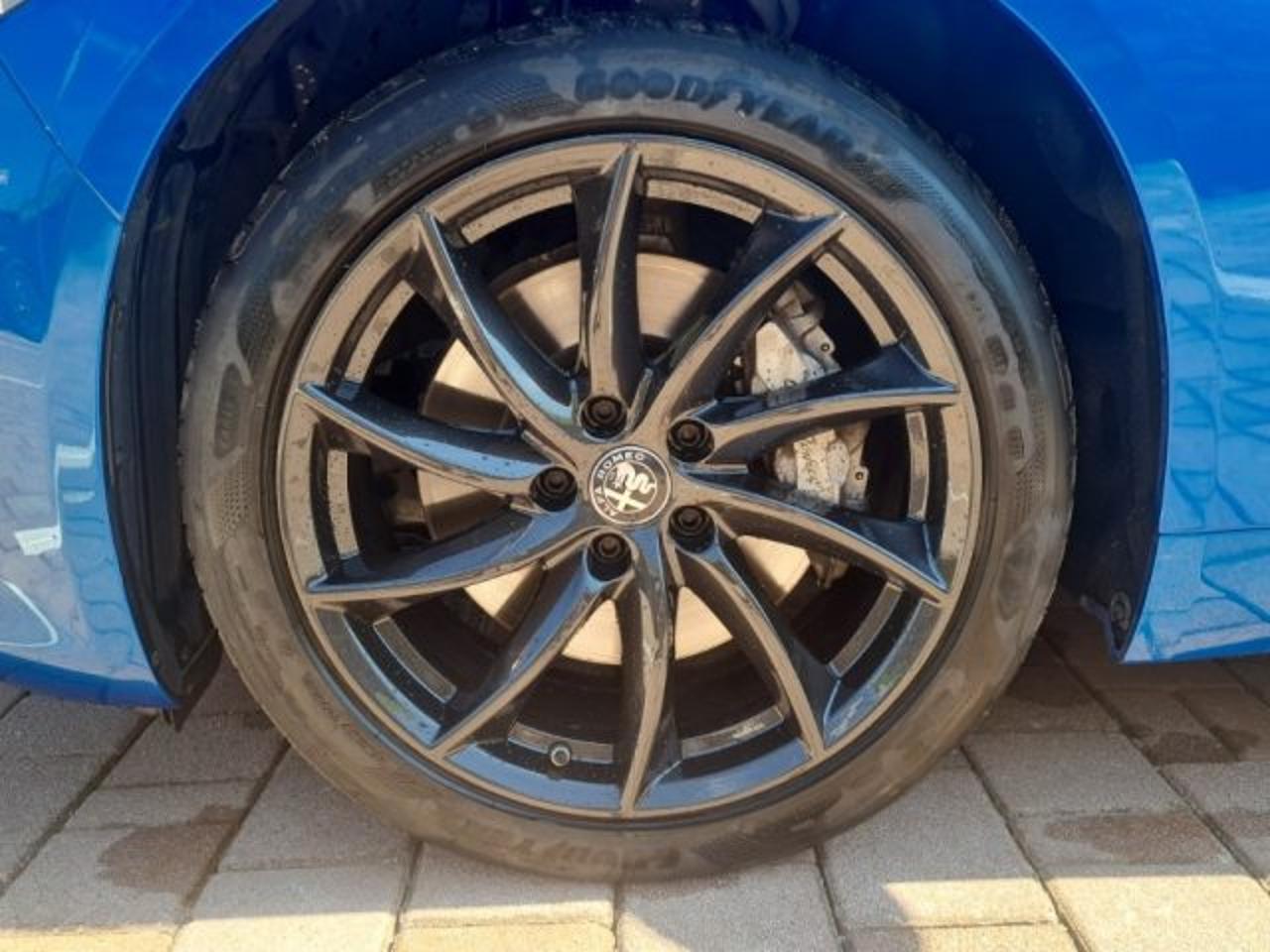 Alfa Romeo Alfa Romeo Giulia usata, con cerchi in lega