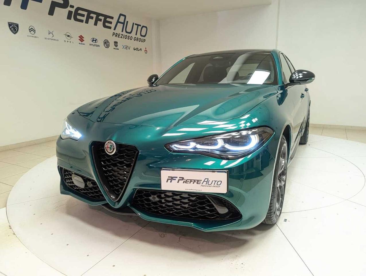 Alfa Romeo Alfa Romeo Giulia usata, con Calotte specchi esterne con bandiera italiana