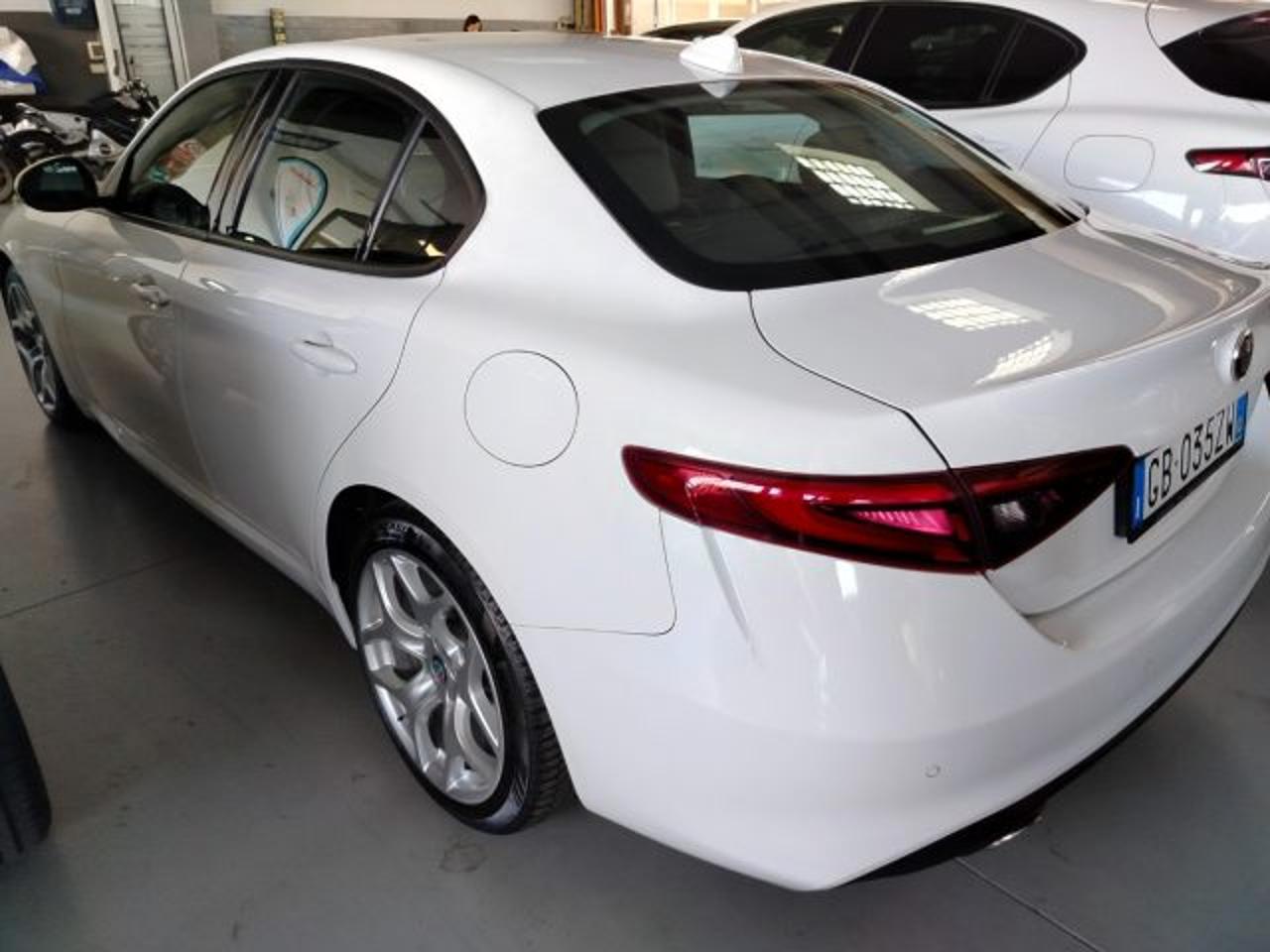 Alfa Romeo Alfa Romeo Giulia usata, con cerchi in lega