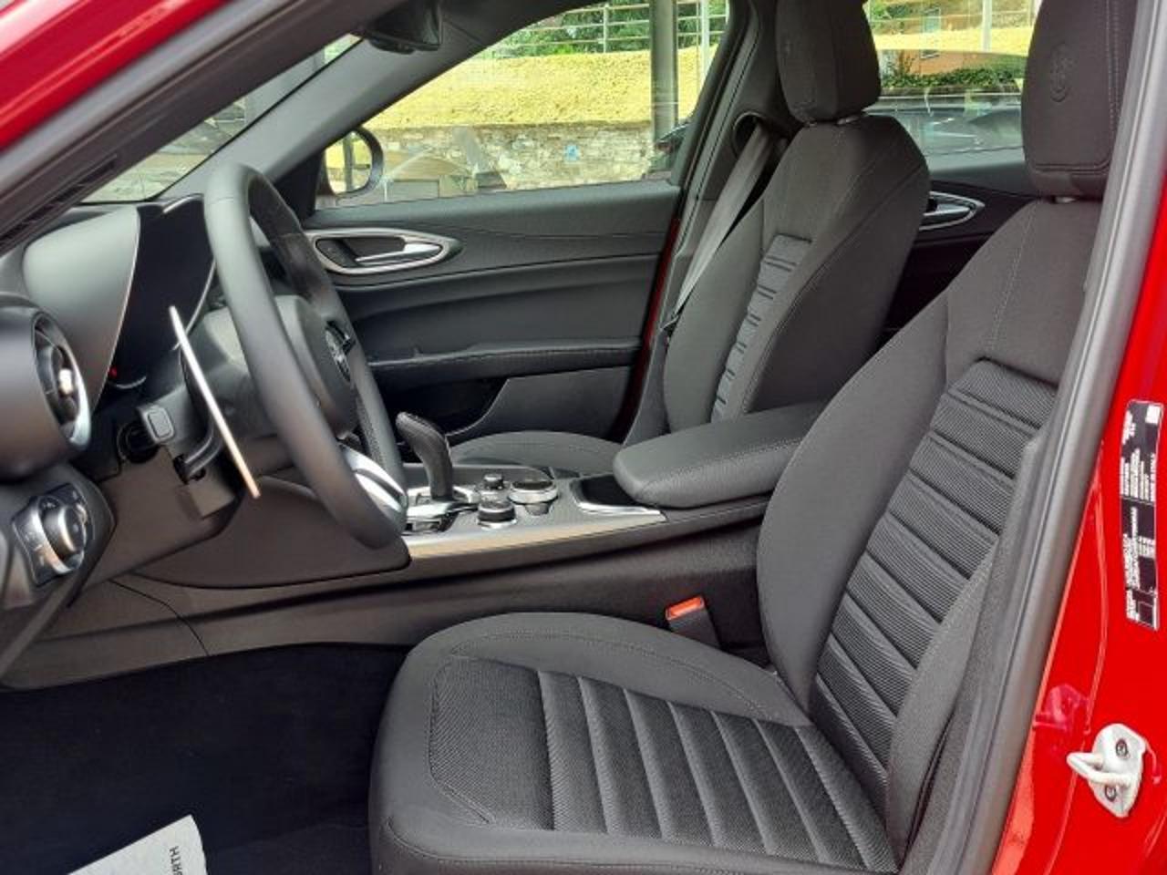 Alfa Romeo Alfa Romeo Giulia usata, con alzacristalli elettrici