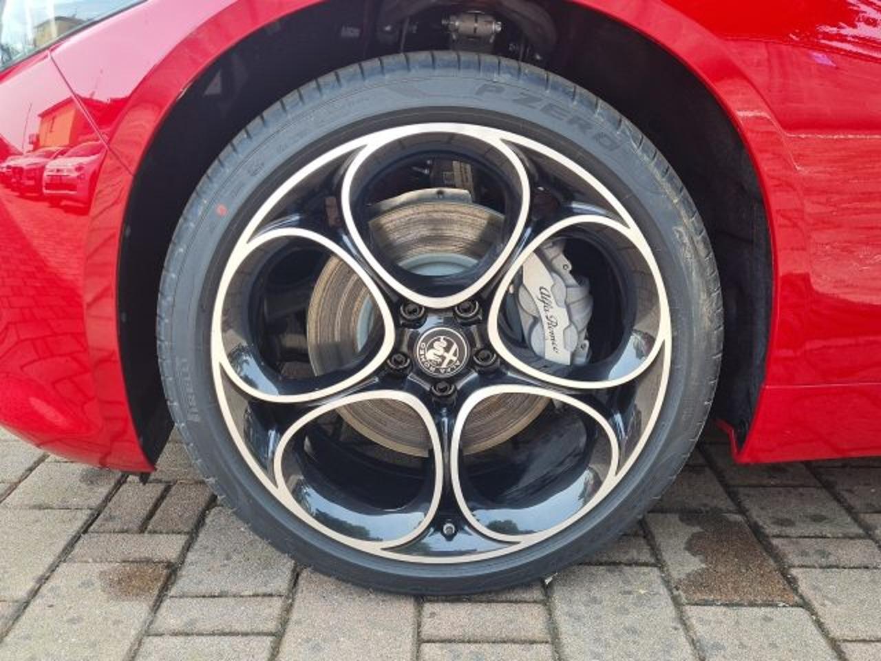 Alfa Romeo Alfa Romeo Giulia usata, con cerchi in lega