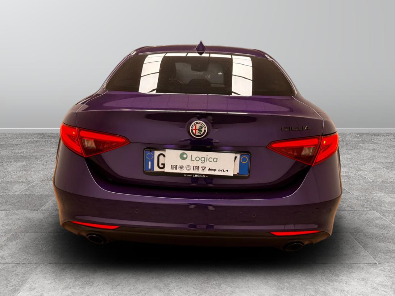 Alfa Romeo Alfa Romeo Giulia usata, con cerchi in lega