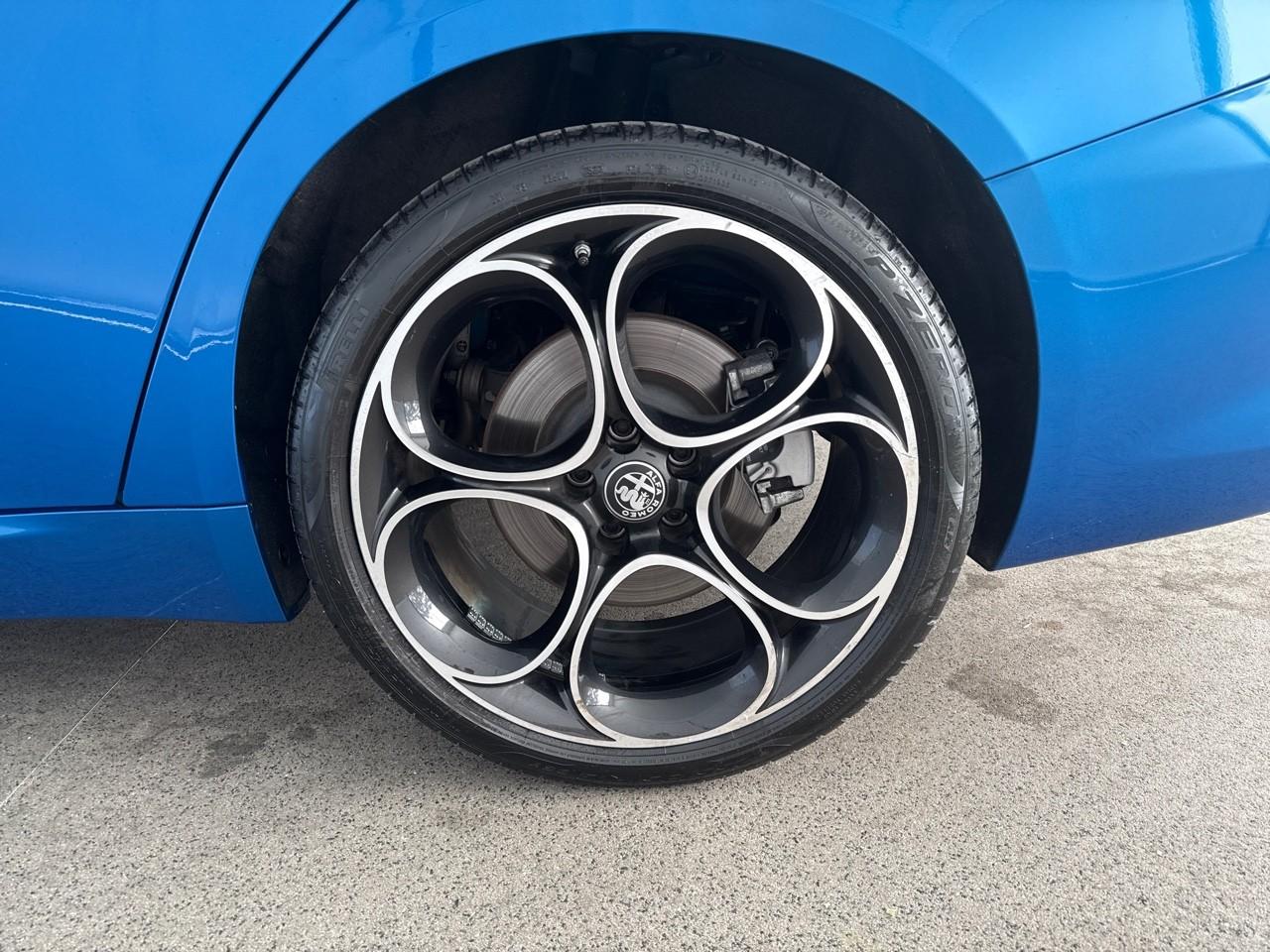 Alfa Romeo Alfa Romeo Giulia usata, con 4 freni a disco con 4 dischi ventilati