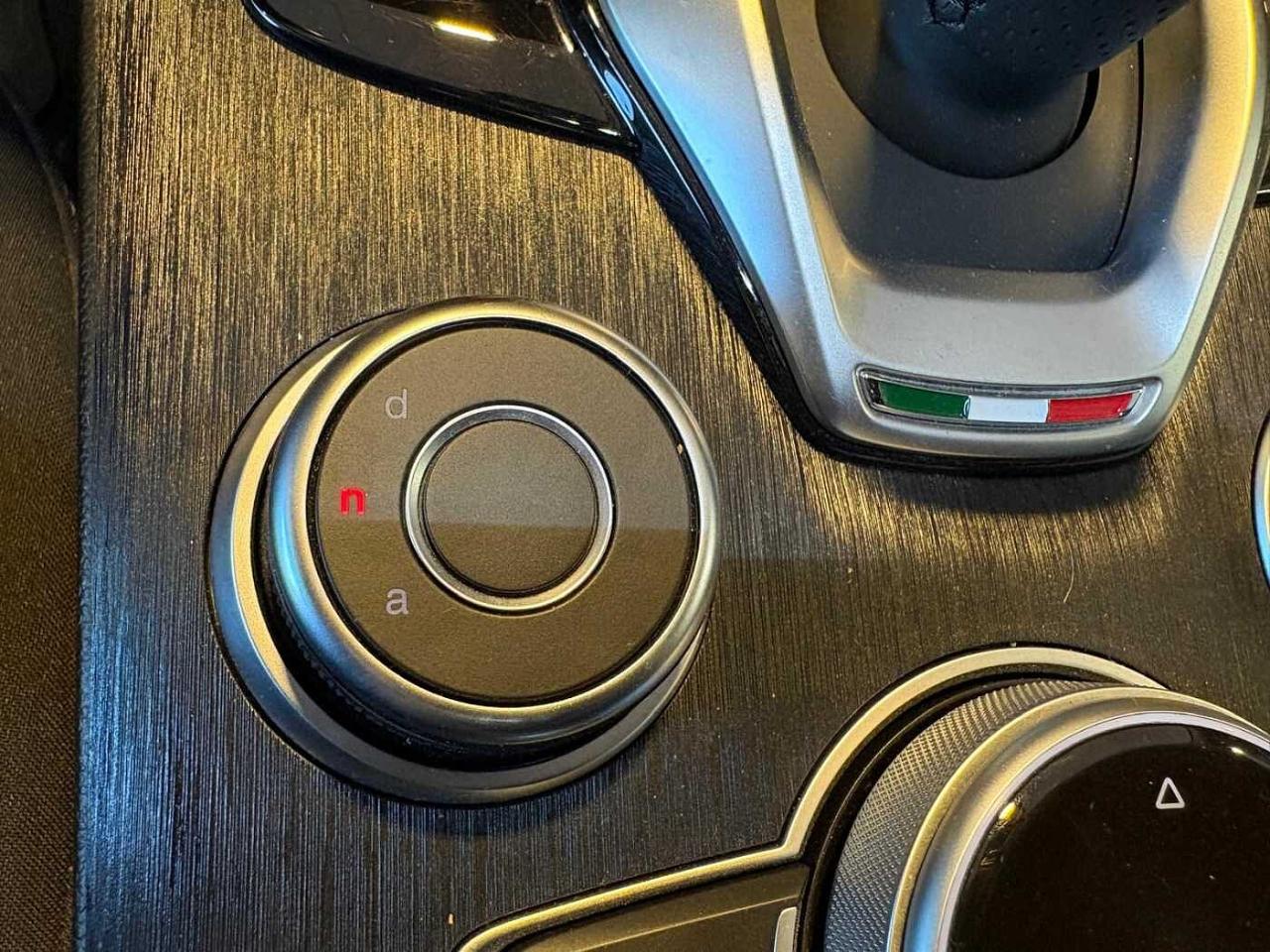 Alfa Romeo Alfa Romeo Giulia usata, con bracciolo porta oggetti