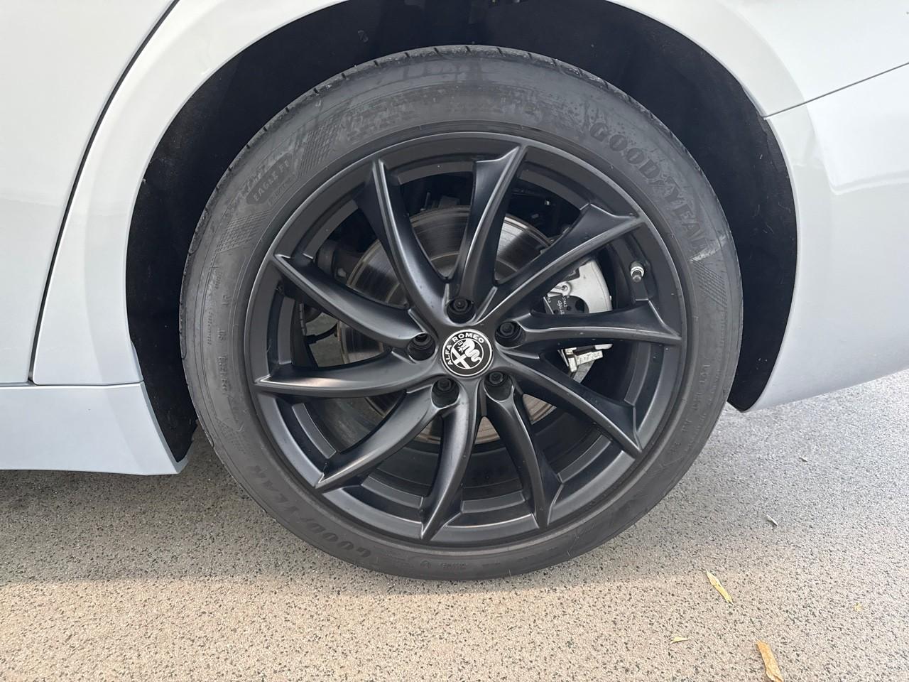 Alfa Romeo Alfa Romeo Giulia usata, con 4 freni a disco con 4 dischi ventilati