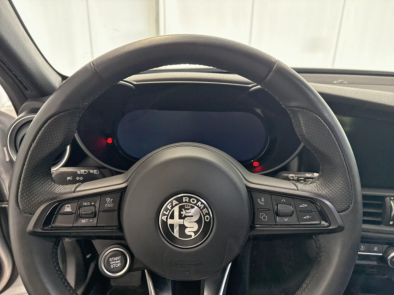 Alfa Romeo Alfa Romeo Giulia usata, con airbag anteriore conducente, airbag anteriore passeggero con interrutore di disattivazione