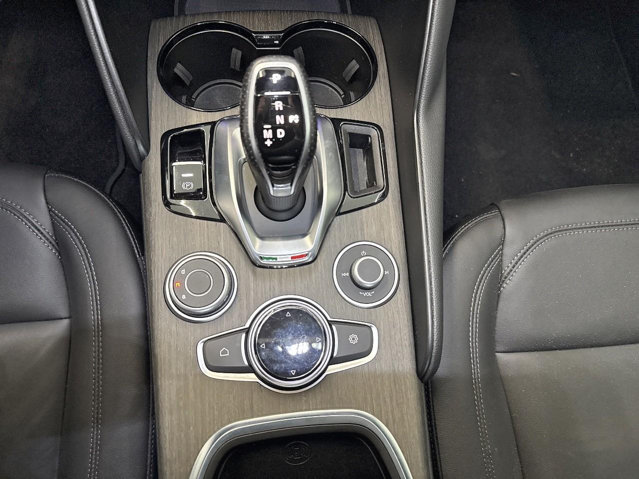 Alfa Romeo Alfa Romeo Giulia usata, con allerta traffico in attrav. posteriore radar