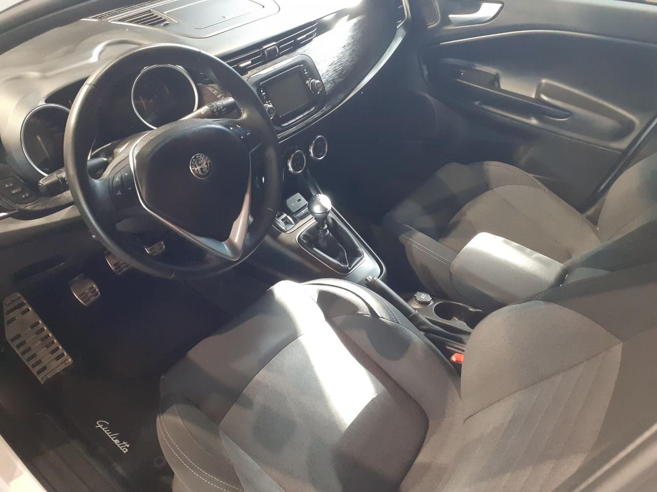 Alfa Romeo Alfa Romeo Giulietta usata, con alzacristalli elettrici