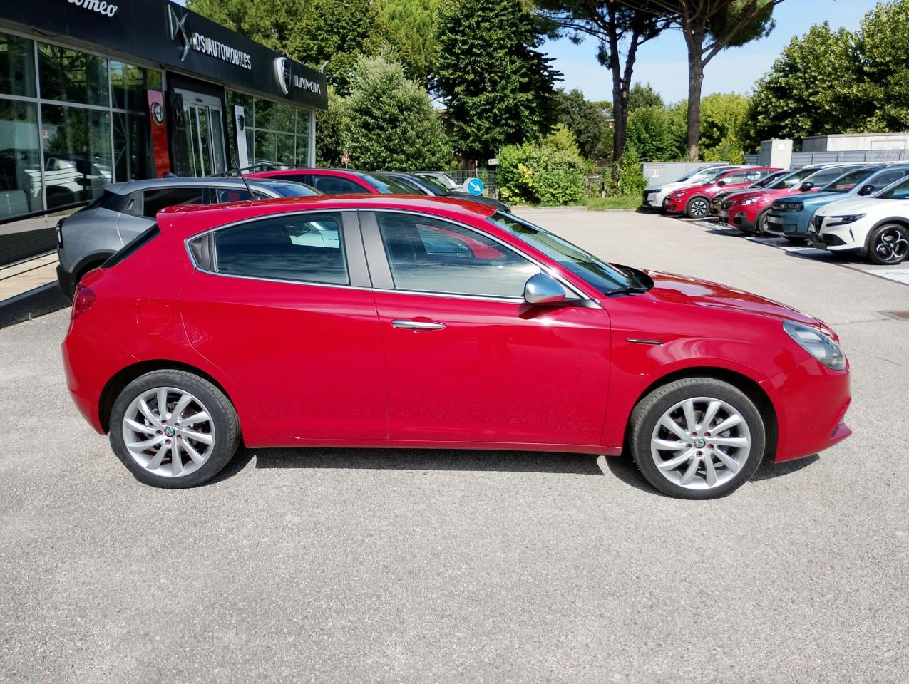 Alfa Romeo Alfa Romeo Giulietta usata, con cerchi in lega