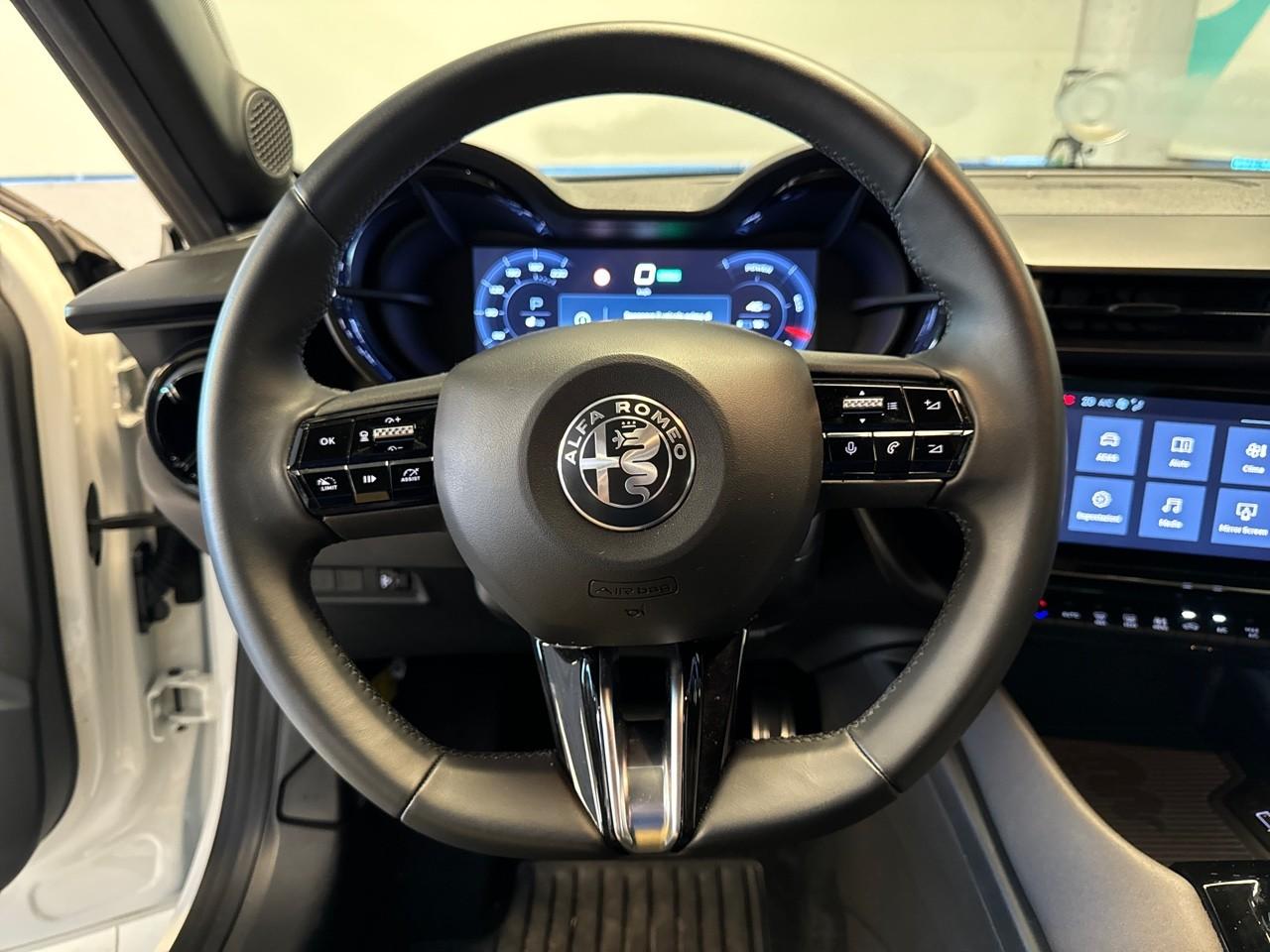 Alfa Romeo Alfa Romeo Junior usata, con 4 freni a disco con 2 dischi ventilati