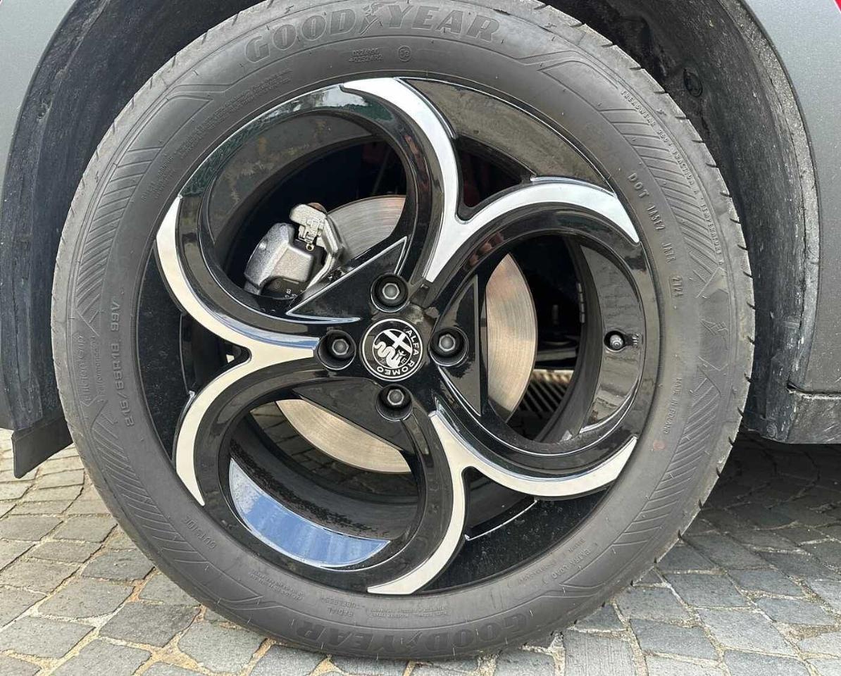 Alfa Romeo Alfa Romeo Junior usata, con 5 sedili