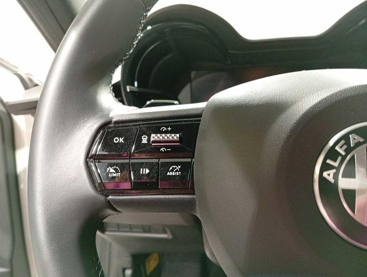 Alfa Romeo Alfa Romeo Junior usata, con assistente al cambio di corsia