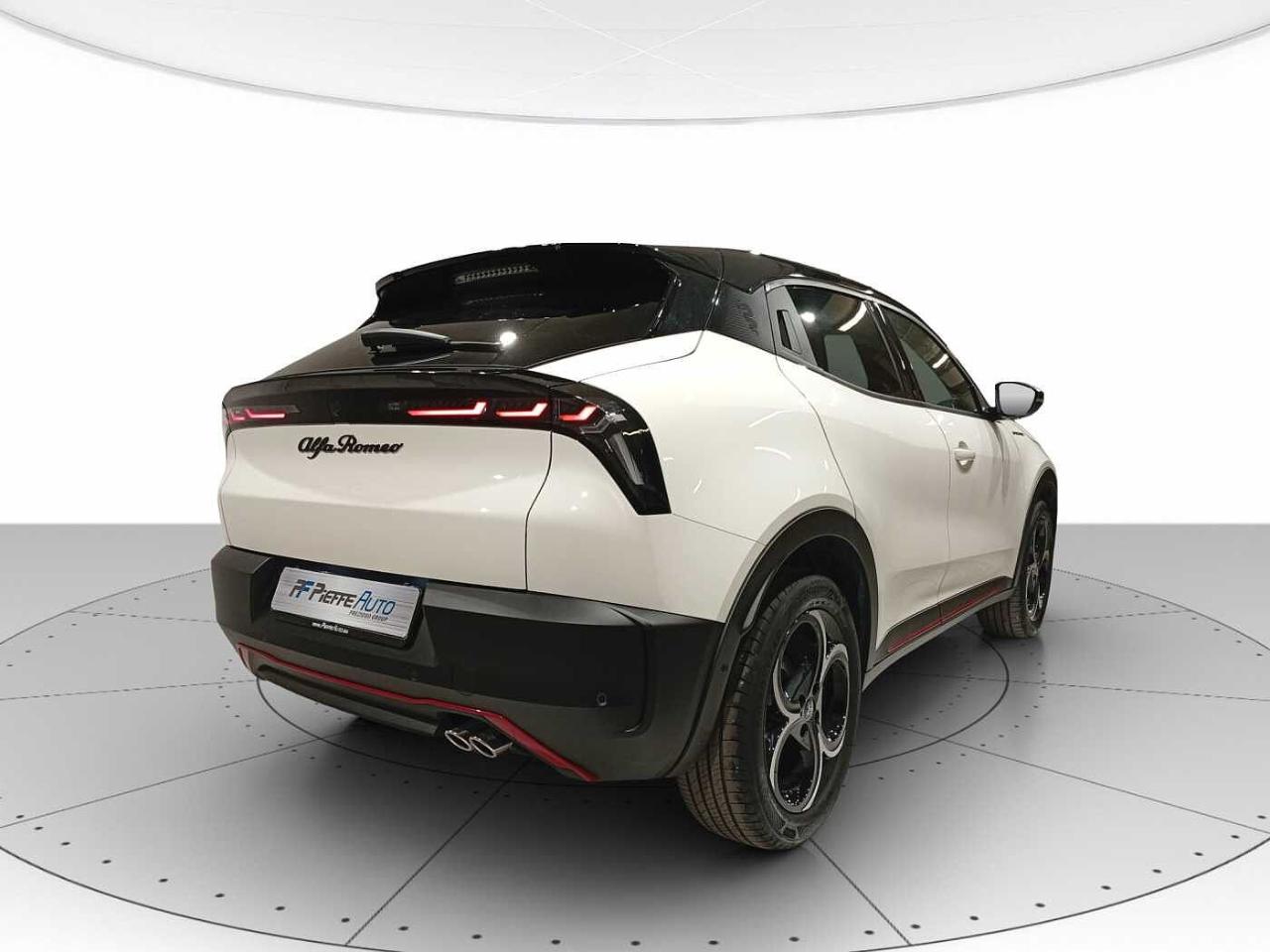Alfa Romeo Alfa Romeo Junior usata, con bracciolo porta oggetti